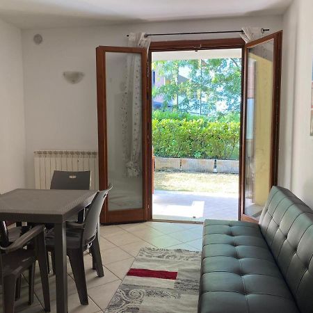 Appartamento Il Faro Con Giardino In Residence Con Piscina Desenzano del Garda Eksteriør bilde
