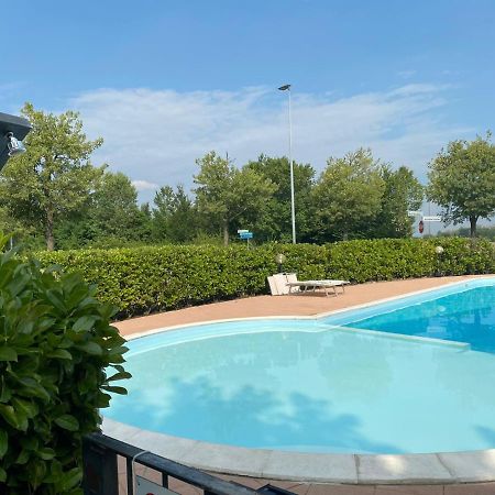 Appartamento Il Faro Con Giardino In Residence Con Piscina Desenzano del Garda Eksteriør bilde
