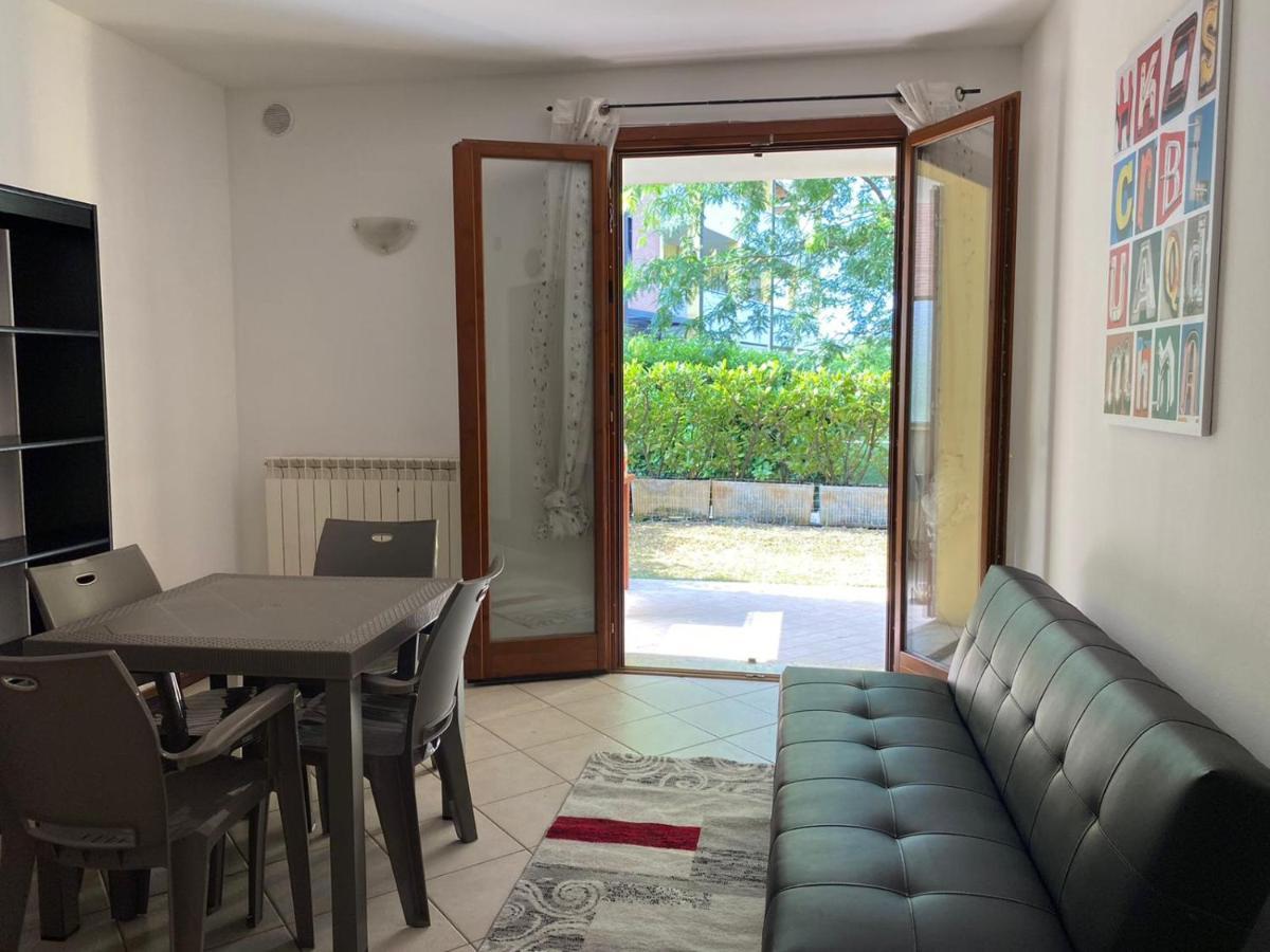 Appartamento Il Faro Con Giardino In Residence Con Piscina Desenzano del Garda Eksteriør bilde